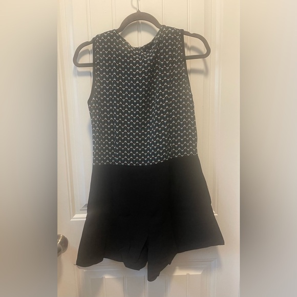Hayden 
Woman’s romper 
Size Large 
NWT - Picture 2 of 4